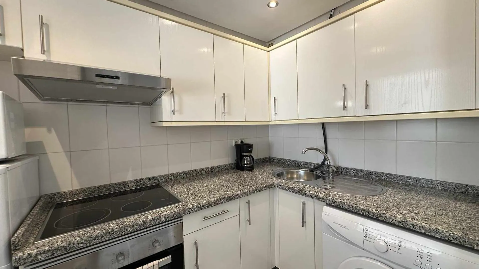 בנאלמדנה Nice Apartament In Puerto Marina