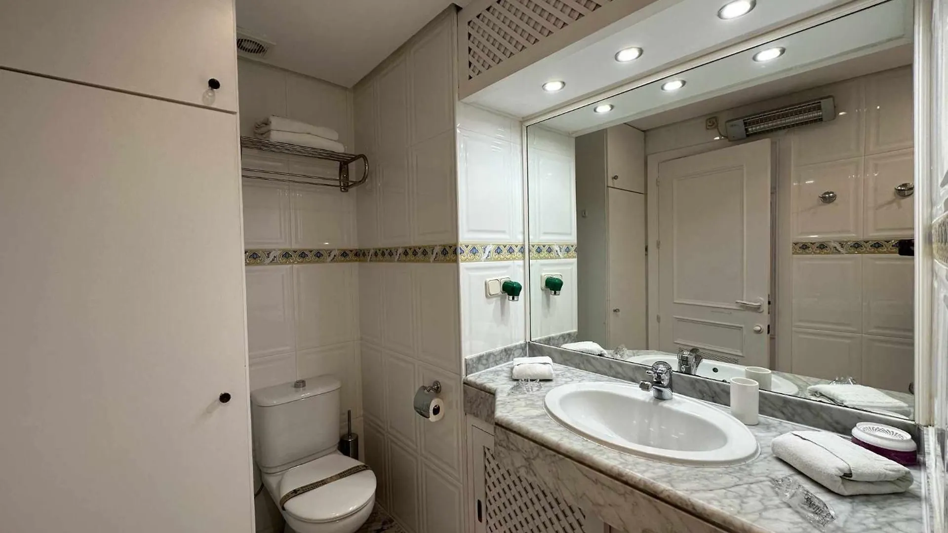 בנאלמדנה Nice Apartament In Puerto Marina דירה
