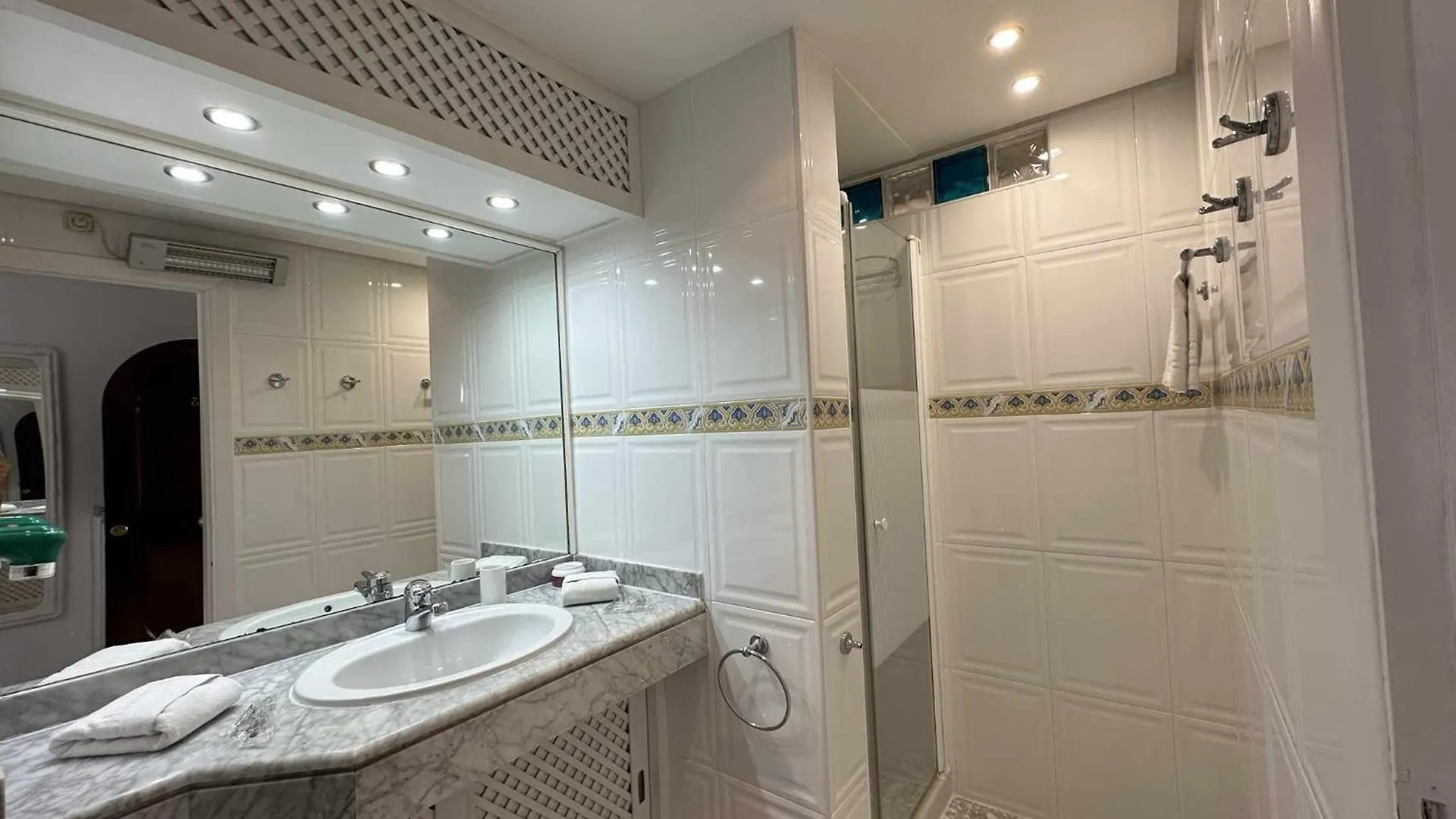 בנאלמדנה Nice Apartament In Puerto Marina ספרד