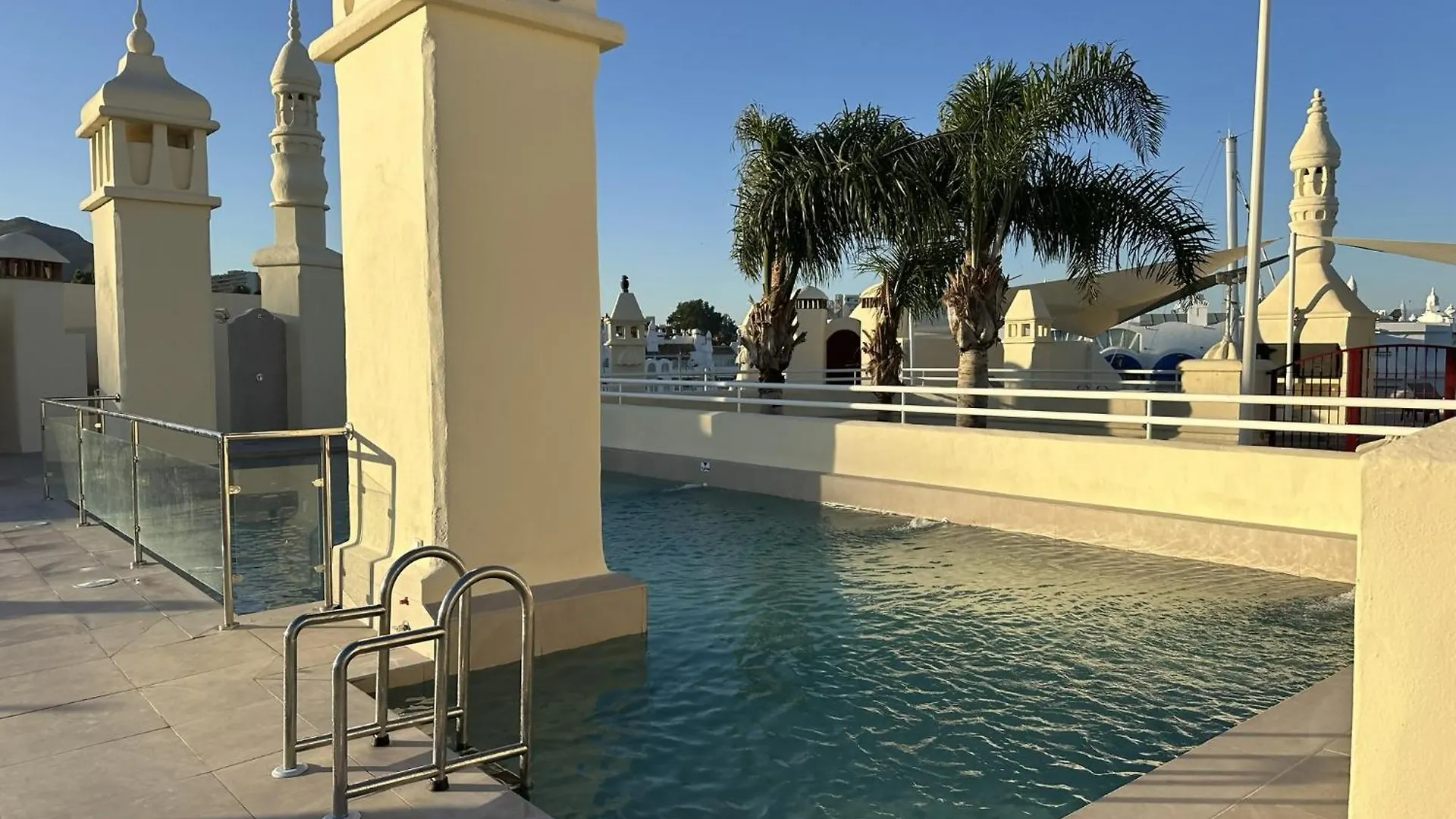 בנאלמדנה Nice Apartament In Puerto Marina